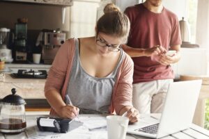 Estratégias Inteligentes Para Diminuir Gastos na Sua Casa